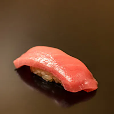 その時期極上の味わい天然本マグロを使用