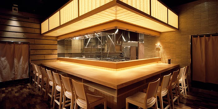 車 銀座八丁目店 新橋 鶏料理専門店 一休 Comレストラン