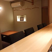 こぢんまりとした大人の隠れ家で味わう江戸前寿司
