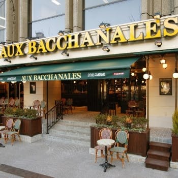AUX BACCHANALES �I���䒬