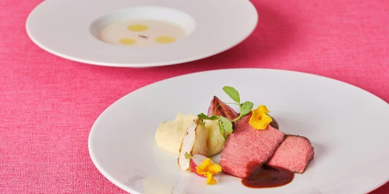 いちごとスウィートベアのアフタヌーンティー（ステーキランチ）