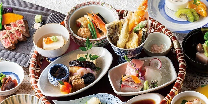 日本料理「新霞遊膳」（1/1から1/4限定ランチ）