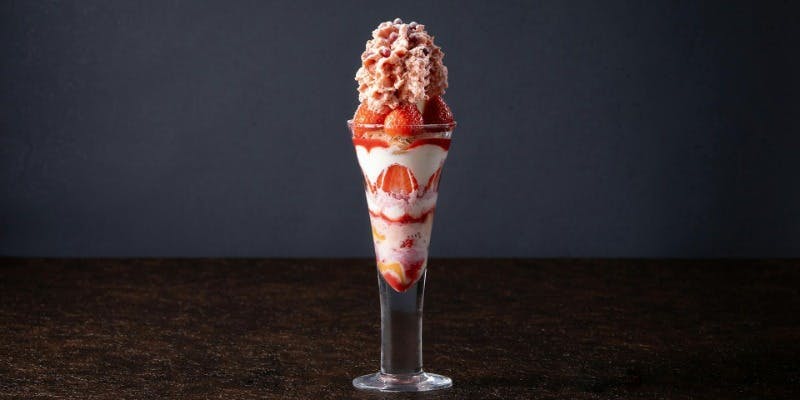 苺ショートナイトパフェ＋コーヒー付き