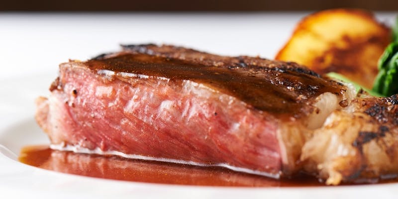 【Cコース】牛肉のグリルステーキ　本日の鮮魚料理、デザート等　全7品