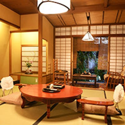 日本を感じる雰囲気でゆっくりとくつろぎのひと時をお過ごしください