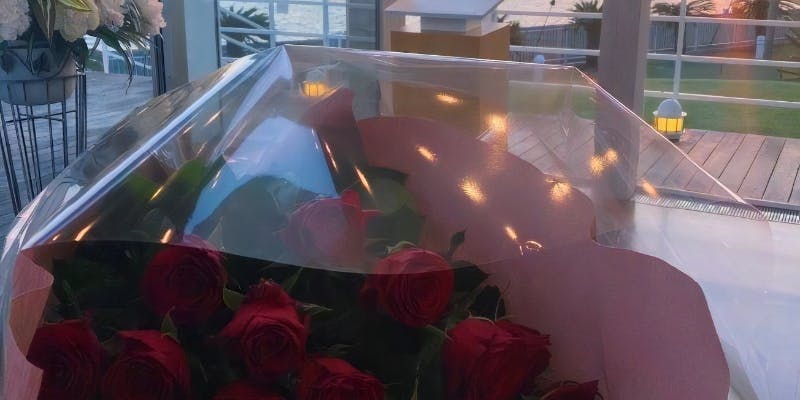 【Dozen Roseプロポーズプラン】赤薔薇の花束,ファイナルローズ1本でプロポーズ＆ディナー（チャペル貸切）