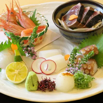 ”旬食材と旨い酒”季節のコースに舌鼓