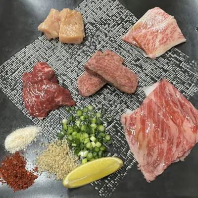 A5ランクの黒毛和牛を使用した焼肉