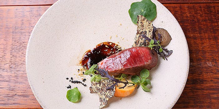 ワインとくつろぐ ツキアカリ