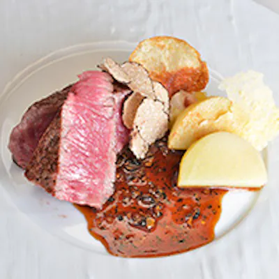 繊細なフランス料理を、鉄板焼きでダイナミックに表現