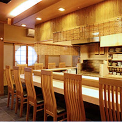 旬の食材を使用した割烹料理を、祇園の隠れ家的お店でご堪能