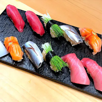 天然の魚を使用した店主こだわりの寿司