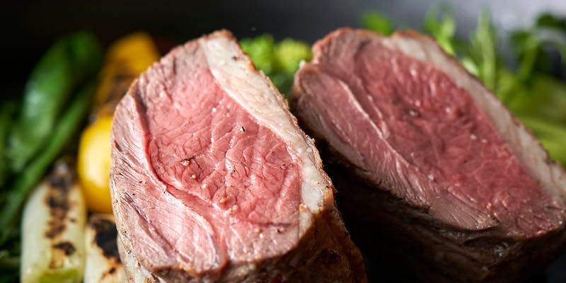 【個室選択可】AUS産ラムランプの炭火焼、生ラムたたき、大皿シェア＋スパークリング含む2.5h飲み放題付き