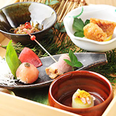 季節の食材を織り交ぜた懐石料理