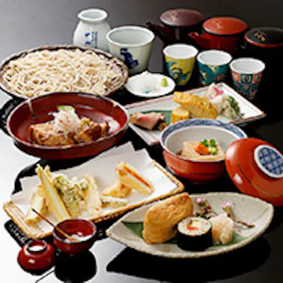 伝統の技と旬を味わう鴨鍋と蕎麦の贅沢会席