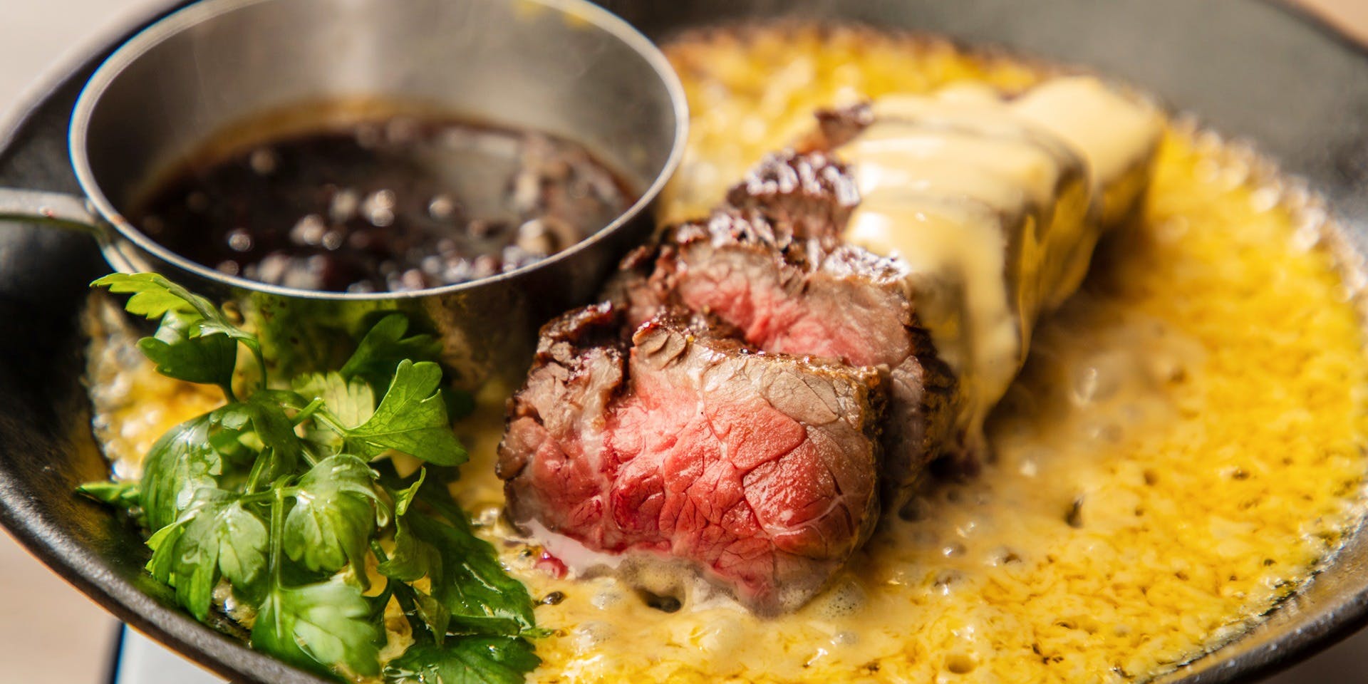 WINEHALL GLAMOUR 銀座（ワインホールグラマー）