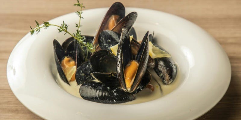 60種類3h飲み放題付　ムール貝のワイン蒸し・骨付き鶏もも肉など　全7品　【～felice course ～】