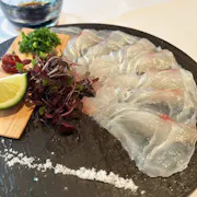 玄界灘の天然真鯛 うす造り