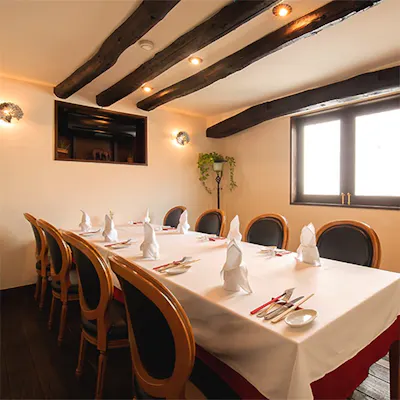 広々とした個室もあり、接待やお祝いの会食にも最適です