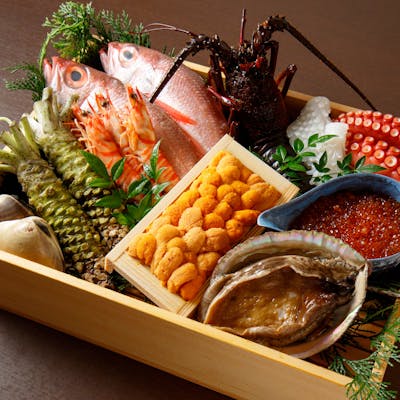 料理長こだわりの目利きした旬の食材