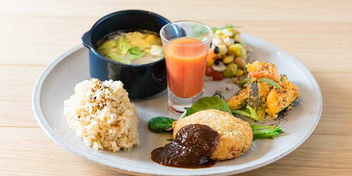 チャヤ ナチュラル&ワイルドテーブル 日比谷シャンテ店（CHAYA NATURAL & WILD TABLE）