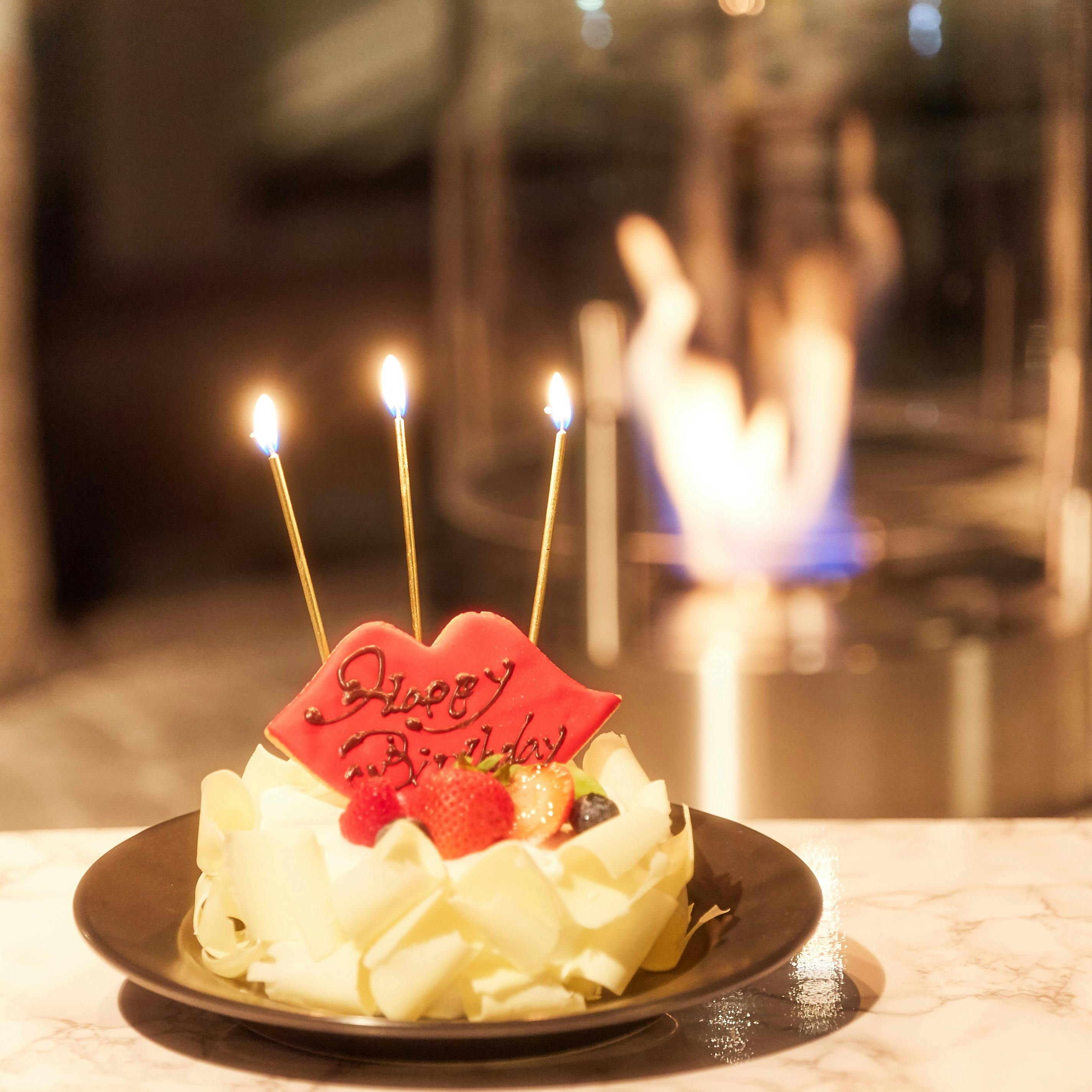 Mercer Brunch Terracehouse Kyoto バースデープラン スパークリングワインと人気のリップホールケーキでお祝いするお得プラン ディナー プラン メニュー 一休 Comレストラン