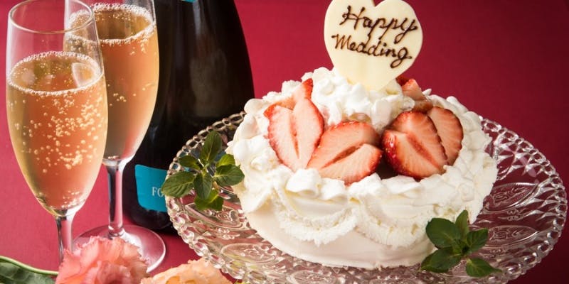 【誕生日】乾杯スパークリング付牛ホホの赤ワイン煮、メッセージ付デザートの盛合わせ