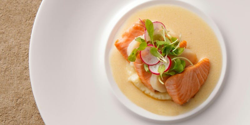 TERRACE & DINING ZERO�^�N���X�z�e�����
