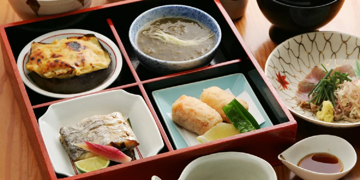 ランチ 御料理 花ぶさ オリョウリ ハナブサ 末広町 割烹 小料理 一休 Comレストラン