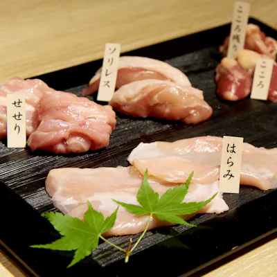 ブランド鶏の名物「鶏焼き」
