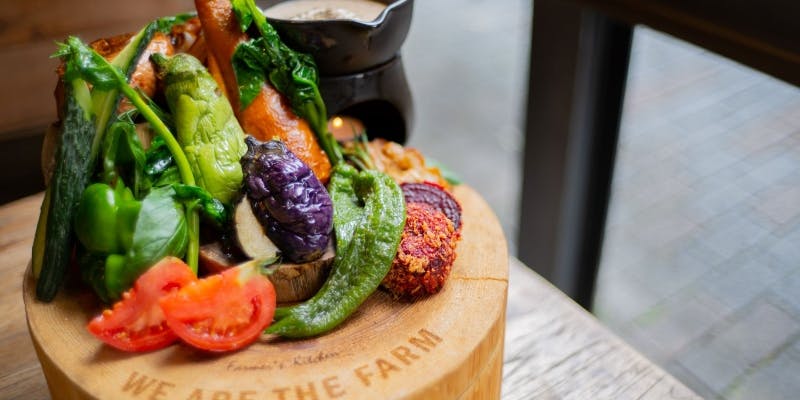 【バーニャカウダコース3300円】見た目も華やかで、ボリュームたっぷり！宴会や歓送迎会にもおすすめ！