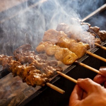 博多駅周辺 おすすめの焼き鳥が美味しいお店13選 デートでも使える雰囲気のお店はここ おすすめ旅行を探すならトラベルブック Travelbook