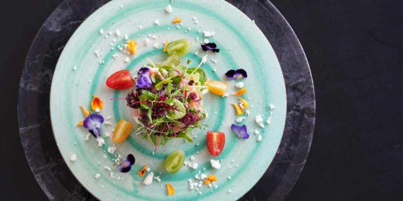 【シーズナルコース 】スープ/前菜/メイン/デザート5品＋スパークリングワイン