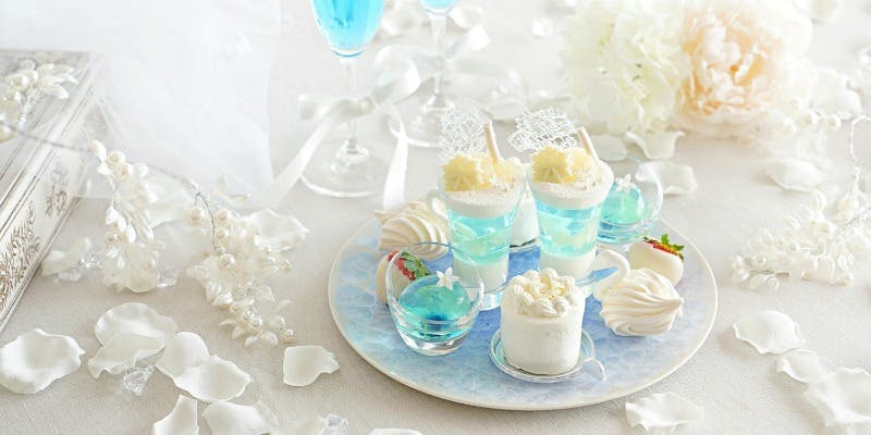 ホワイトフロスト＆アイシーブルーアフタヌーンティー＋30種類フリーフロー付き（土日祝日）