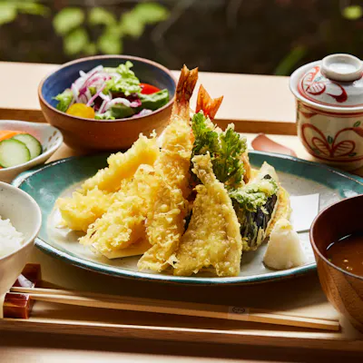 移り変わる日々に、和の火を灯す夏下冬上