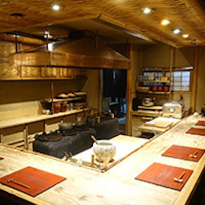 数寄屋作りの店内