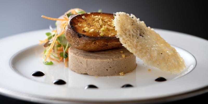 11月～【プレミアムランチ】お魚＆お肉のWメインに選べる前菜デザートなどホテル自慢の全7品＋1ドリンク