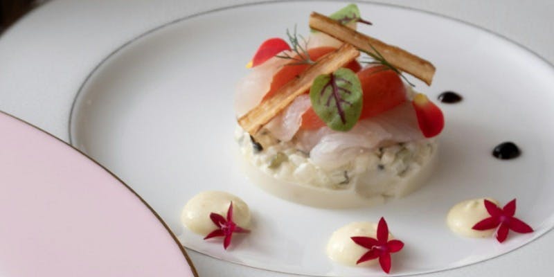 【シエル】前菜、スープ、魚料理、肉料理、デザートなど全8品　フルコースをリーズナブルに