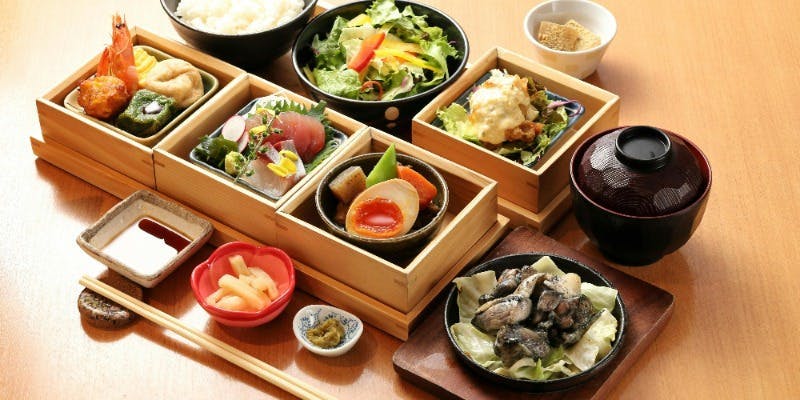 【宮崎堪能御膳】宮崎県産鶏のもも焼きなど全10品＋ソフトドリンク1杯