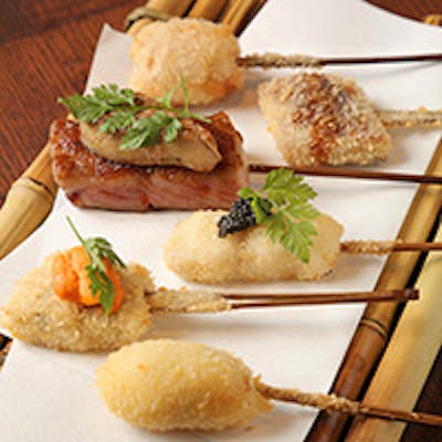 厳選食材を使用した創作串を堪能