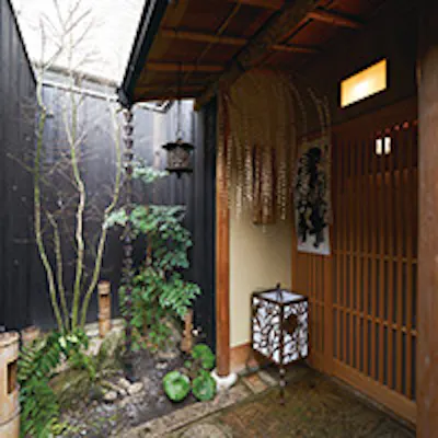 山居のような数寄屋造り