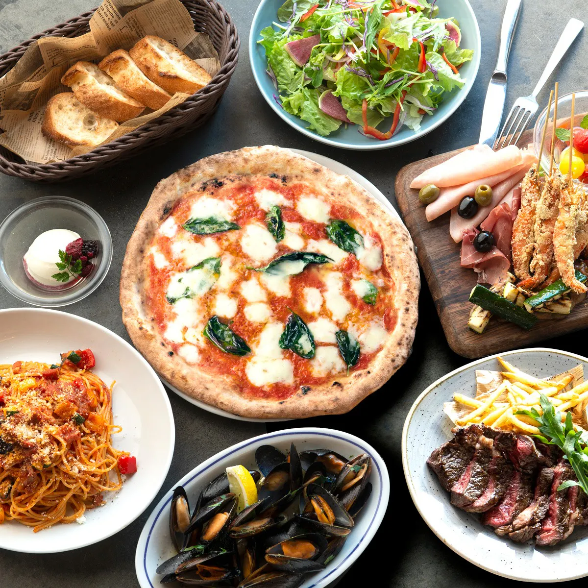 Pizza Salvatore Cuomo さいたま新都心 バラエティプラン 選べるピッツァ 熟成牛ステーキ等全8皿 スパークリング含む2時間飲み放題 ディナー プラン メニュー 一休 Comレストラン