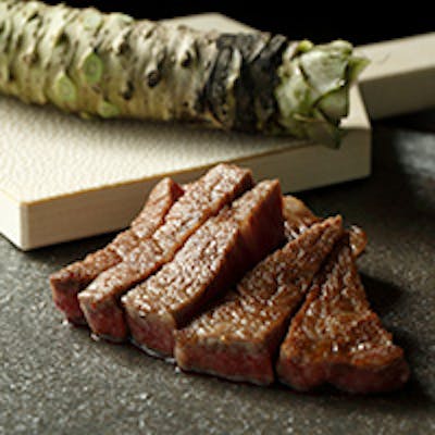 厳選素材の持ち味を最大限に活かした鉄板焼