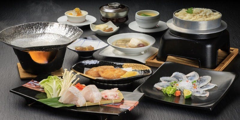 天然クエを味わい尽くすランチ限定会席！「天然クエ尽くし会席」（レストラン会場）