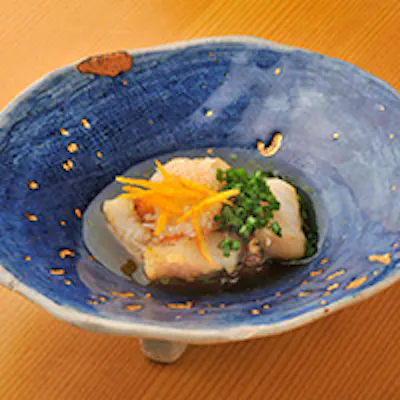 極上の鮮魚と旬菜を巧みに取り入れた逸品と寿司をご堪能ください