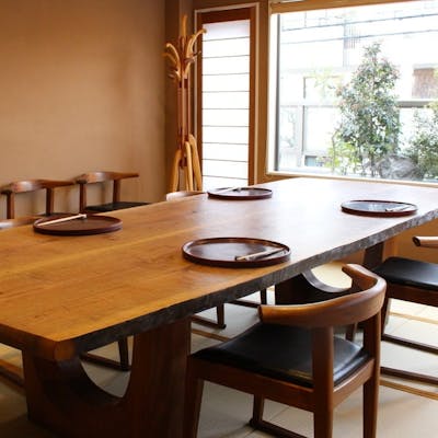 肩肘張らずに気軽に料理を愉しめる和空間