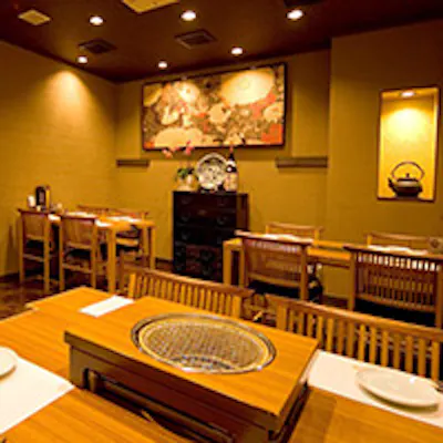 落ち着いた雰囲気の店内