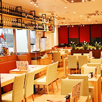 広々とした店内