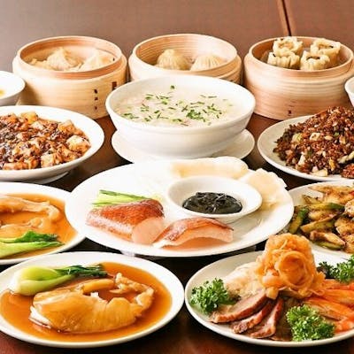 食べ放題やコース料理も充実!