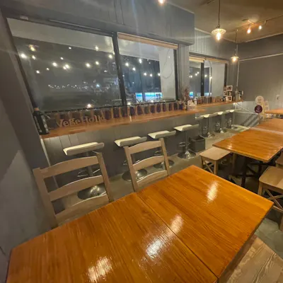 清潔感あるオシャレな店内